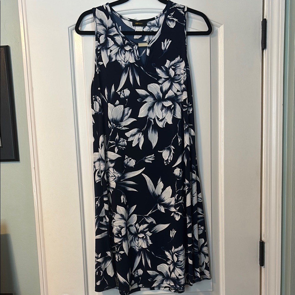 Navy/white floral dress
